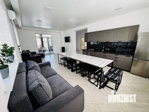 Дом 225м&sup2;, 2-этажный, на длительный срок, 