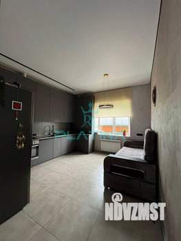 Дом 220м², 2-этажный, на длительный срок, 