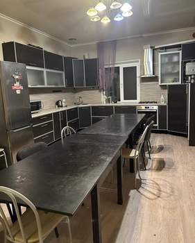 Дом 240м², 2-этажный, на длительный срок, 