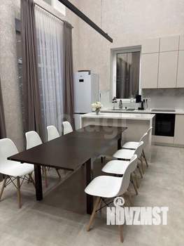 Дом 190м&sup2;, 2-этажный, на длительный срок, 