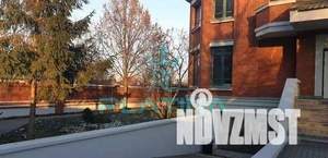 Коттедж 300м&sup2;, 2-этажный, на длительный срок, 