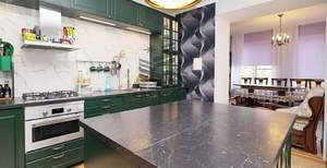 Дом 290м², 3-этажный, на длительный срок, 