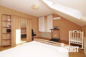 Дом 350м&sup2;, 2-этажный, посуточно, 