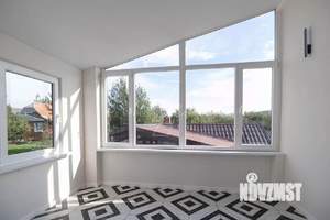 Дом 303м&sup2;, 3-этажный, на длительный срок, 