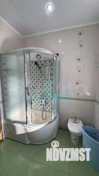 Таунхаус 180м&sup2;, 3-этажный, на длительный срок, 