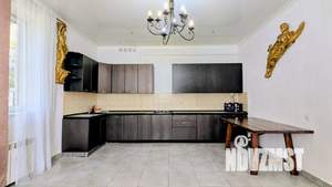 Дом 450м², 2-этажный, посуточно, 