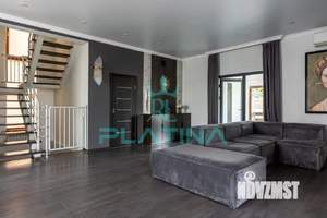 Дом 300м&sup2;, 3-этажный, на длительный срок, 