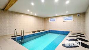 Дом 330м&sup2;, 2-этажный, посуточно, 