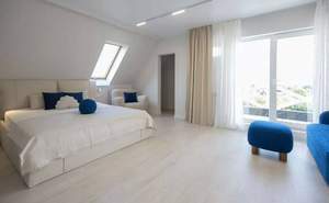 Дом 303м&sup2;, 3-этажный, на длительный срок, 