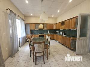 Дом 420м&sup2;, 3-этажный, посуточно, 