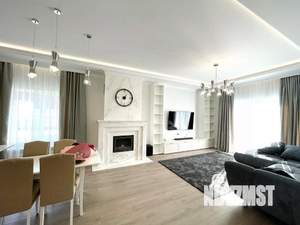 Коттедж 220м&sup2;, 2-этажный, на длительный срок, 