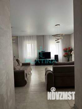 Дом 220м², 2-этажный, на длительный срок, 