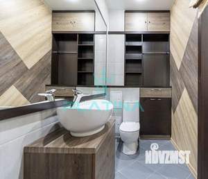 Дом 300м&sup2;, 3-этажный, на длительный срок, 