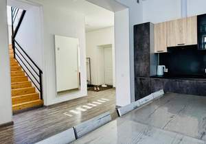 Дом 162м², 2-этажный, на длительный срок, 