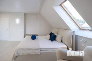 Дом 303м&sup2;, 3-этажный, на длительный срок, 