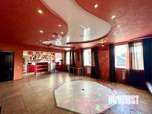 Дом 550м&sup2;, 3-этажный, посуточно, 