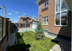 Дом 180м&sup2;, 2-этажный, на длительный срок, 