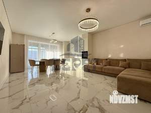 Коттедж 270м&sup2;, 2-этажный, на длительный срок, 