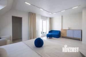 Дом 303м&sup2;, 3-этажный, на длительный срок, 