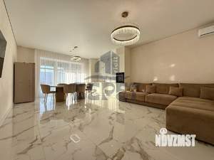 Коттедж 270м&sup2;, 2-этажный, на длительный срок, 