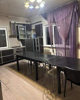 Дом 240м², 2-этажный, на длительный срок, 