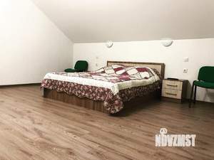 Коттедж 300м&sup2;, 3-этажный, на длительный срок, 