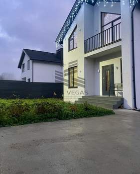 Дом 140м², 2-этажный, на длительный срок, 