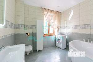 Дом 300м&sup2;, 3-этажный, на длительный срок, 