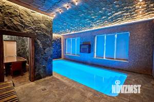 Дом 500м&sup2;, 2-этажный, посуточно, 