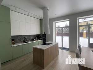 Коттедж 200м², 2-этажный, на длительный срок, 