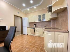 Таунхаус 180м&sup2;, 3-этажный, на длительный срок, 