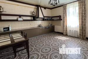 Дом 307м&sup2;, 2-этажный, посуточно, 