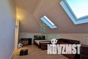 Коттедж 300м&sup2;, 2-этажный, на длительный срок, 