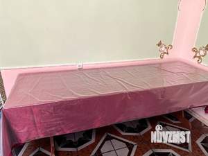 Дом 1000м&sup2;, 3-этажный, посуточно, 