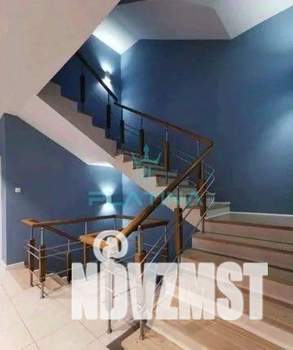 Коттедж 300м², 2-этажный, на длительный срок, 