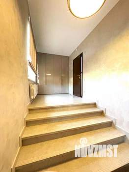 Коттедж 220м&sup2;, 2-этажный, на длительный срок, 