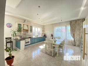 Дом 222м², 2-этажный, участок 10 сот.  