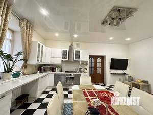 Дом 289м², 3-этажный, участок 5 сот.  