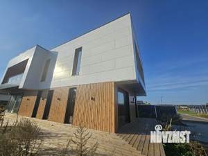 Дом 212м², 2-этажный, участок 10 сот.  