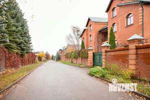 Дом 933м&sup2;, 3-этажный, участок 33 сот.  