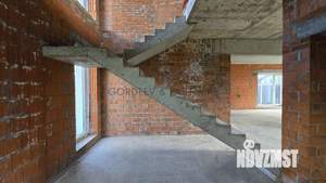 Коттедж 234м&sup2;, 2-этажный, участок 10 сот.  