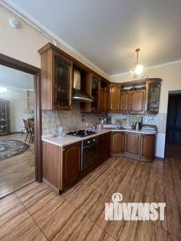 Дом 270м², 2-этажный, участок 12 сот.  