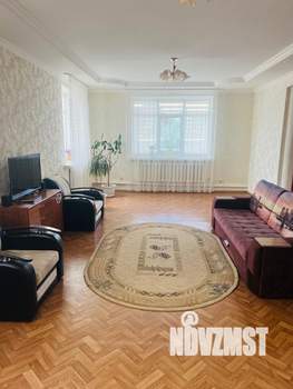Коттедж 418м², 2-этажный, участок 12 сот.  