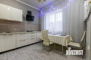 Дом 285м&sup2;, 2-этажный, участок 6 сот.  