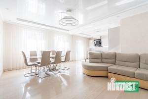 Дом 329м&sup2;, 2-этажный, участок 13 сот.  