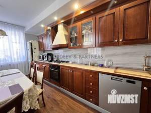 Дом 186м&sup2;, 2-этажный, участок 7 сот.  