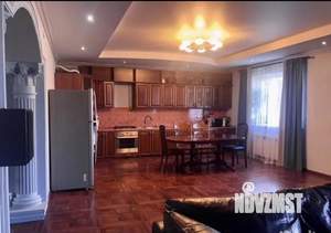 Таунхаус 230м&sup2;, 2-этажный, участок 7 сот.  