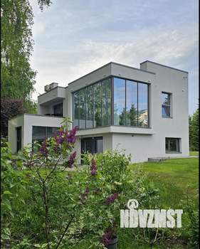 Дом 278м², 2-этажный, участок 15 сот.  