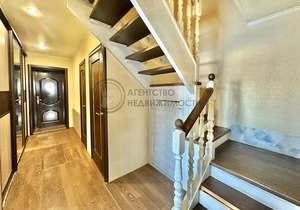 Дом 90м&sup2;, 2-этажный, участок 4 сот.  