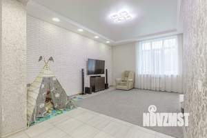 Дом 154м&sup2;, 2-этажный, участок 4 сот.  